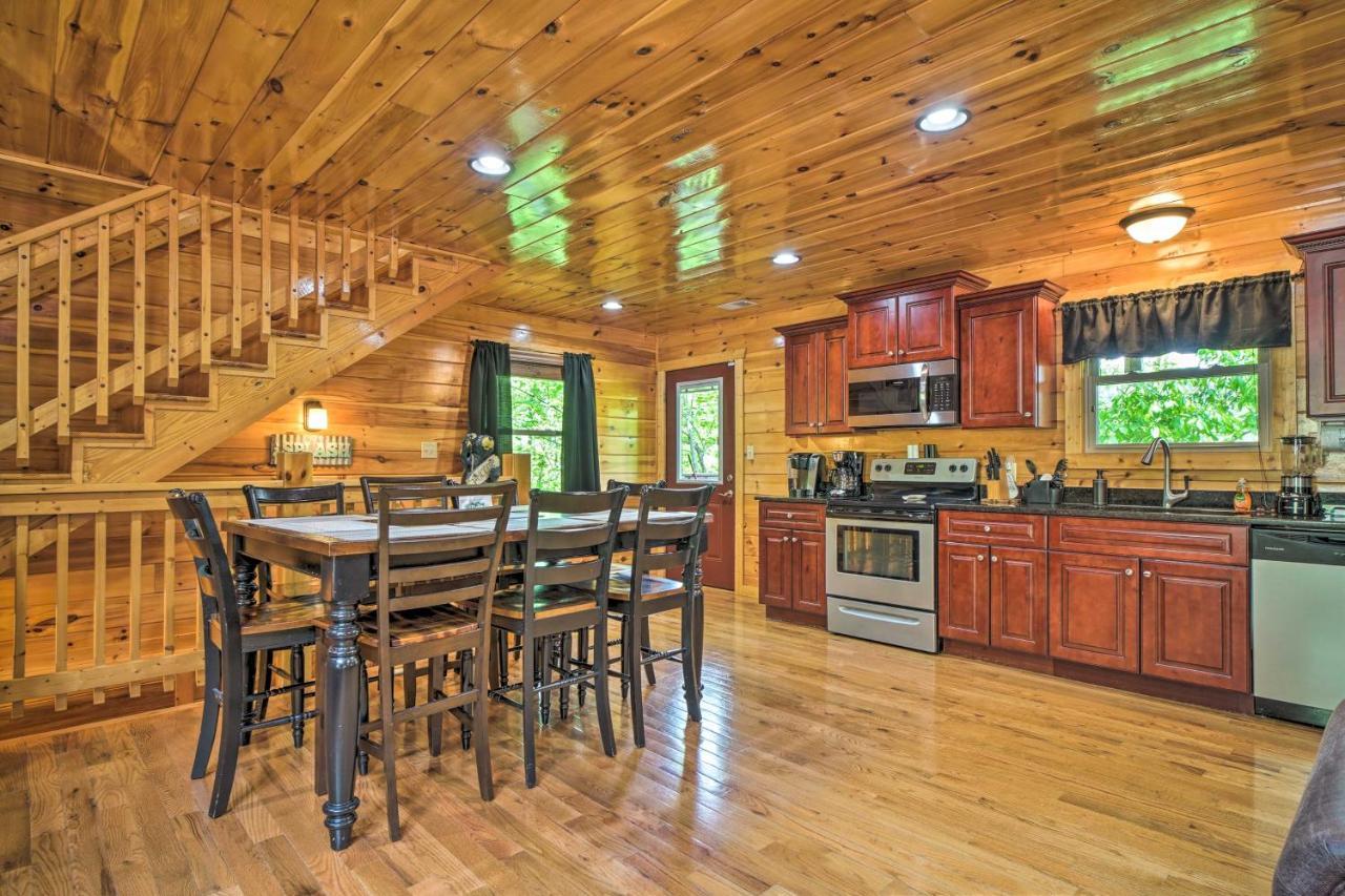 Pigeon Forge Cabin Sauna, Saltwater Pool And Views! Sevierville Eksteriør bilde