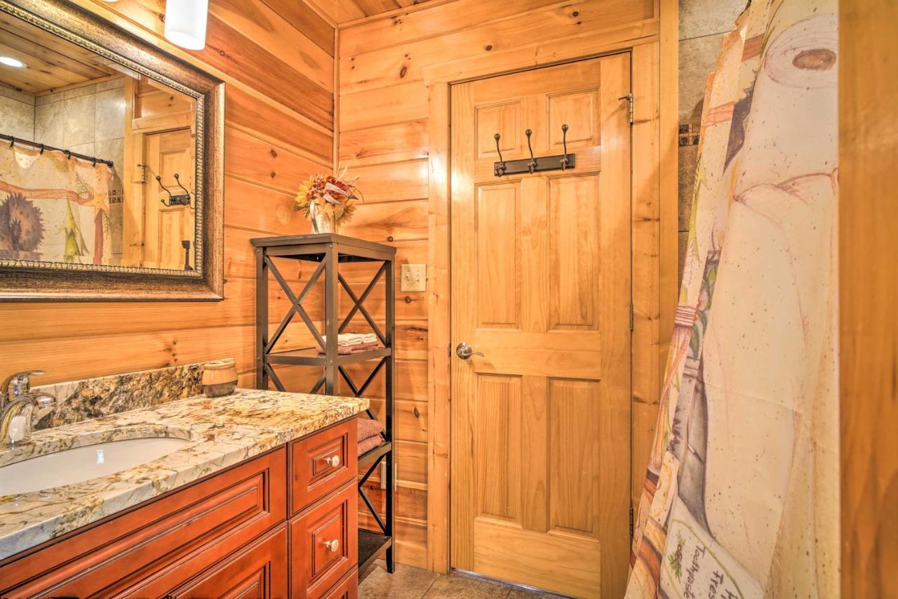 Pigeon Forge Cabin Sauna, Saltwater Pool And Views! Sevierville Eksteriør bilde